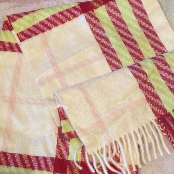 BNWT Gorgeous Rare Color Burberry London 100% Cashmere Scarf 68'x12' (173x30 cm) - Picture 5 of 5